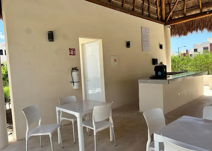 Beautiful With Pool View Apartment