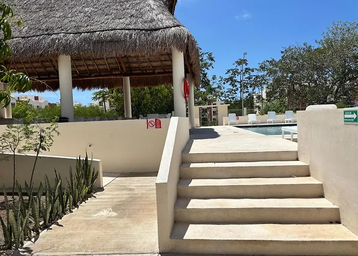 Beautiful With Pool View Apartment *